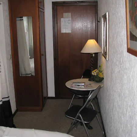 Hotel Lobelia Отель Валкенбург